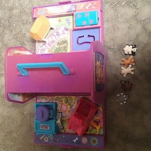 Pound puppies carrier playset